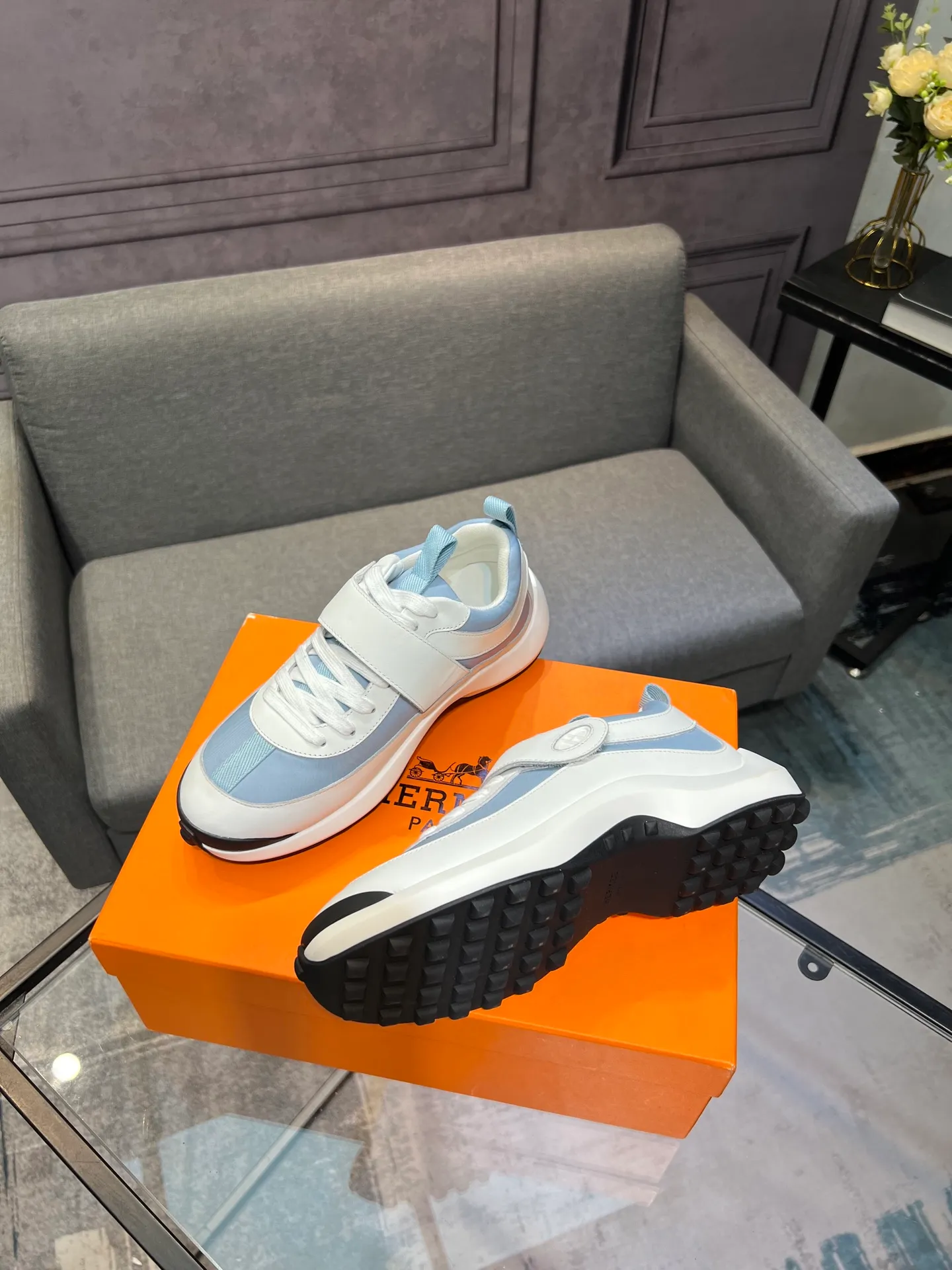 Men's shoes 💰600 Actual photos 🎬 [Hermès] Couple style, official website synchronization Counter quality French Paris catwalk style Simple and classic Imported original fabric Original 1:1 outsole! The highest version on the market! Size: Female 35-41. Male 39-45 (female 41, male 45 customized)